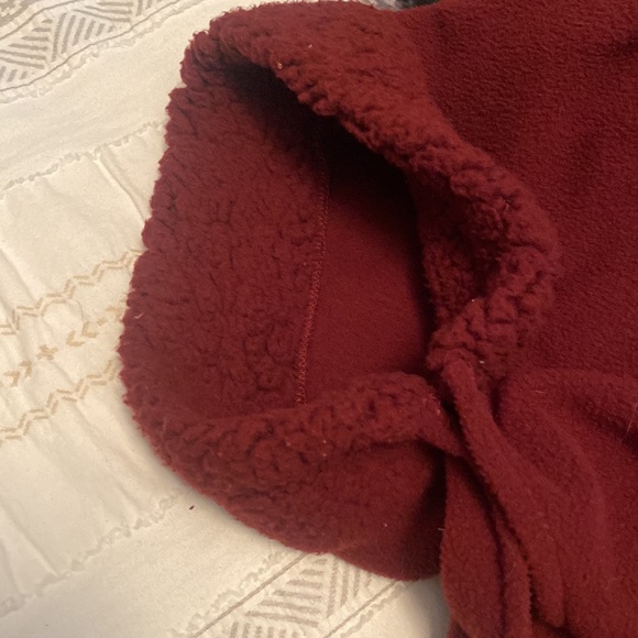 Cape - Picture 4 of 5